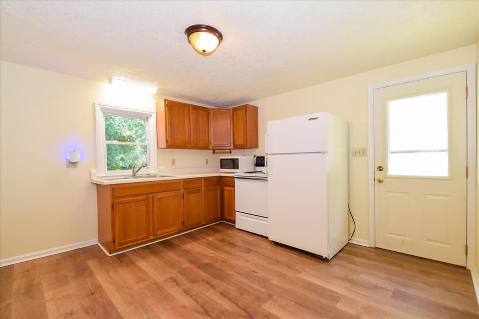 1008 Rock Road E, photo 5 of 21