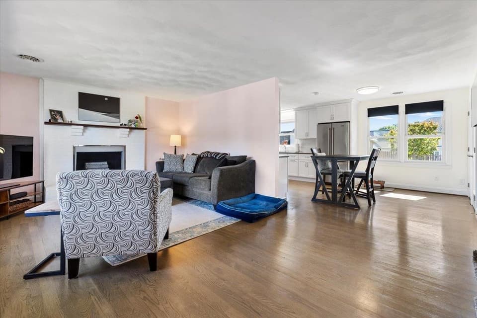 180 Henley Drive, photo 16 of 40