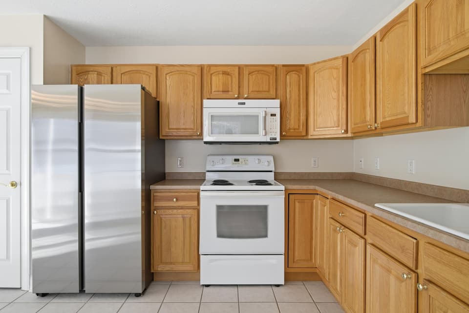 380 Oaktree Boulevard, photo 15 of 40