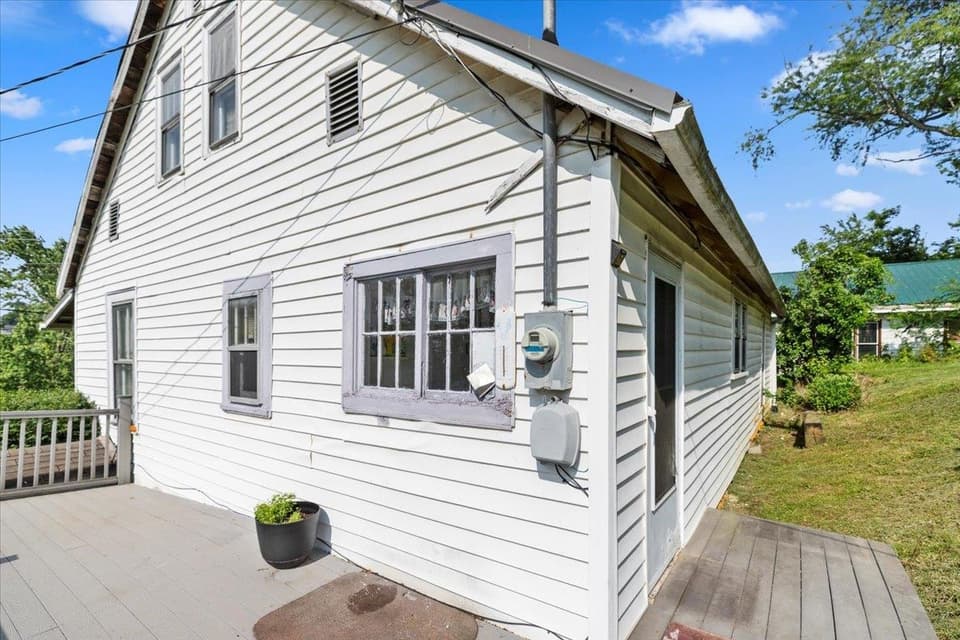 1160 Montgomery Street, photo 12 of 40