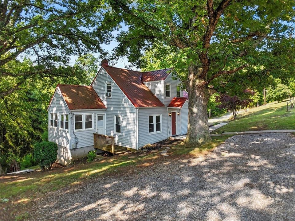2309 Peppers Ferry Road NW, photo 3 of 39