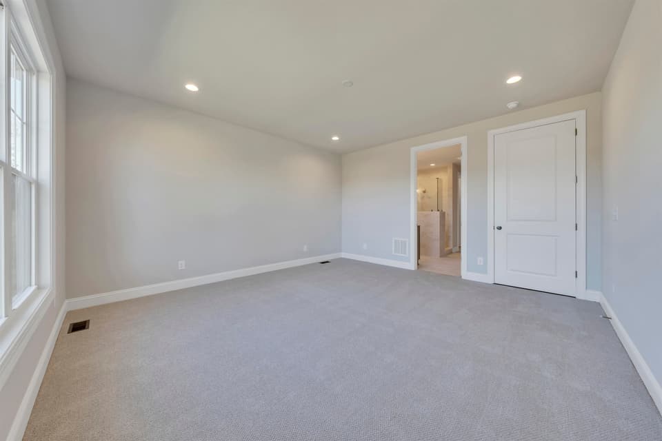 984 Round Meadow Drive, photo 11 of 39