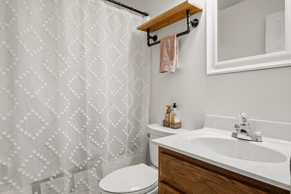 2301 Viewland Circle, photo 21 of 40