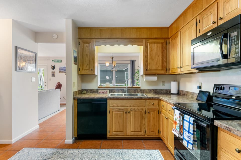 80 Patricia Lane, photo 14 of 40