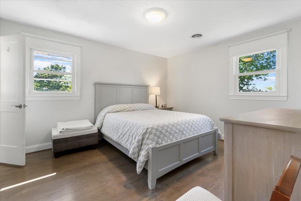 180 Henley Drive, photo 30 of 40