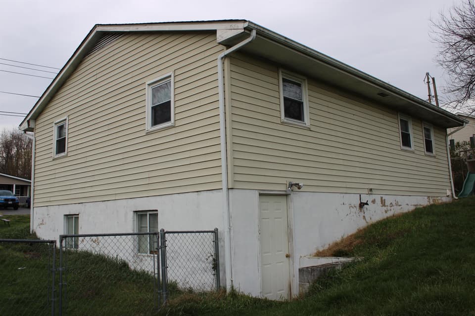 1245 Montgomery Street, photo 6 of 7
