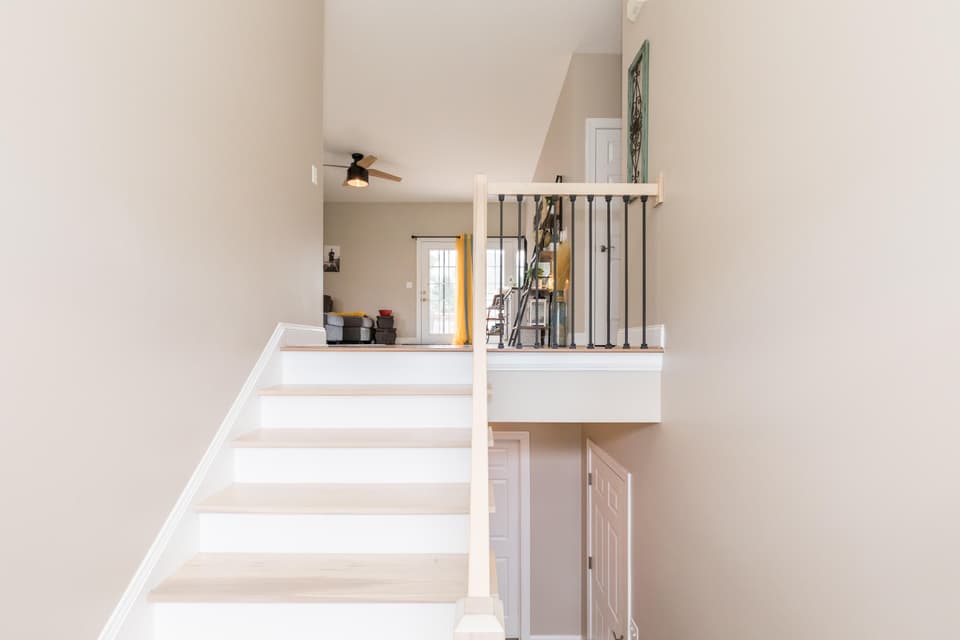 225 Meadow Dr NW, photo 8 of 34