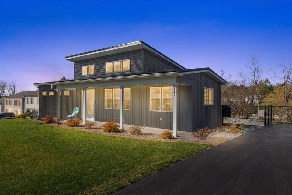620 Stone Street, photo 2 of 34