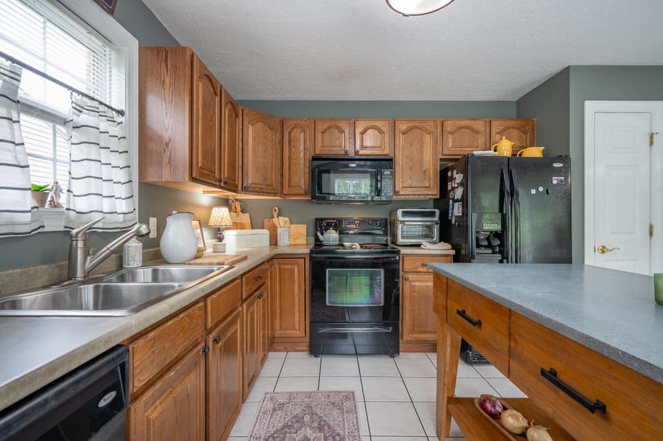 420 Tall Oak Boulevard, photo 17 of 40