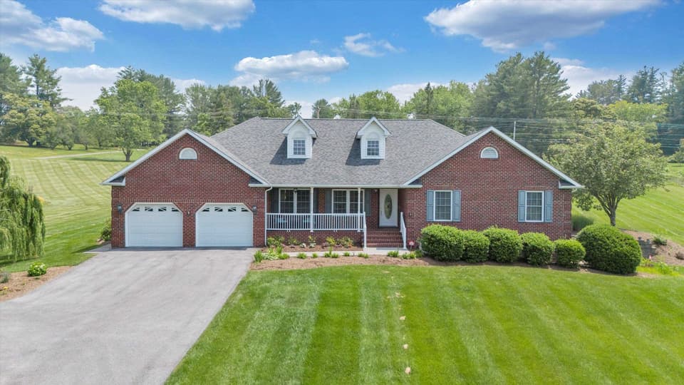 2055 Lake Vista Drive, Christiansburg, VA