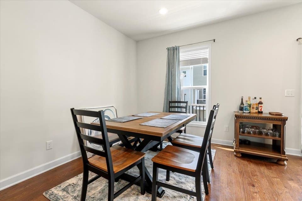 325 John Adams Drive, photo 21 of 40