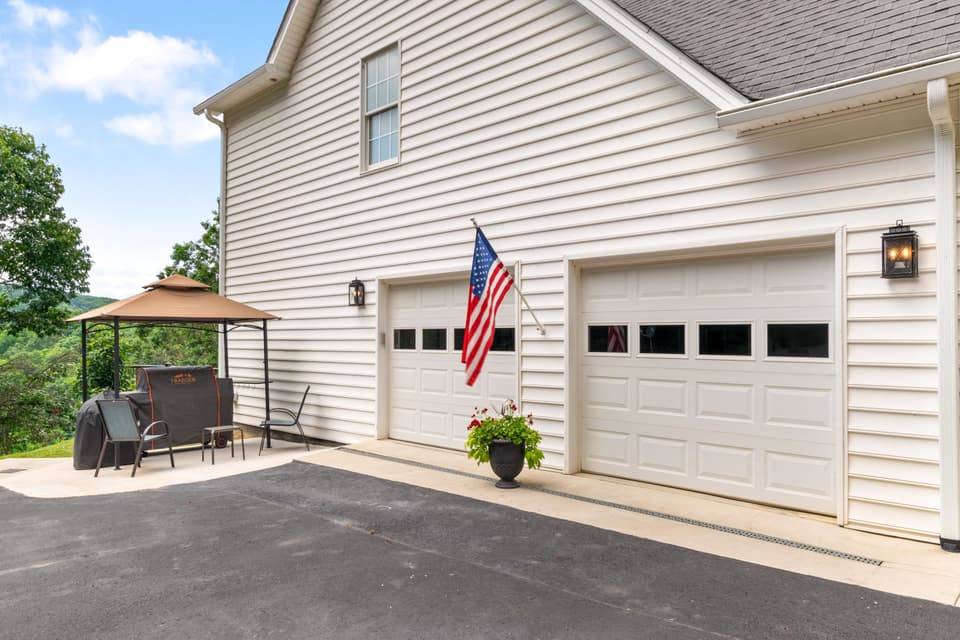2130 Lubna Drive, photo 14 of 40