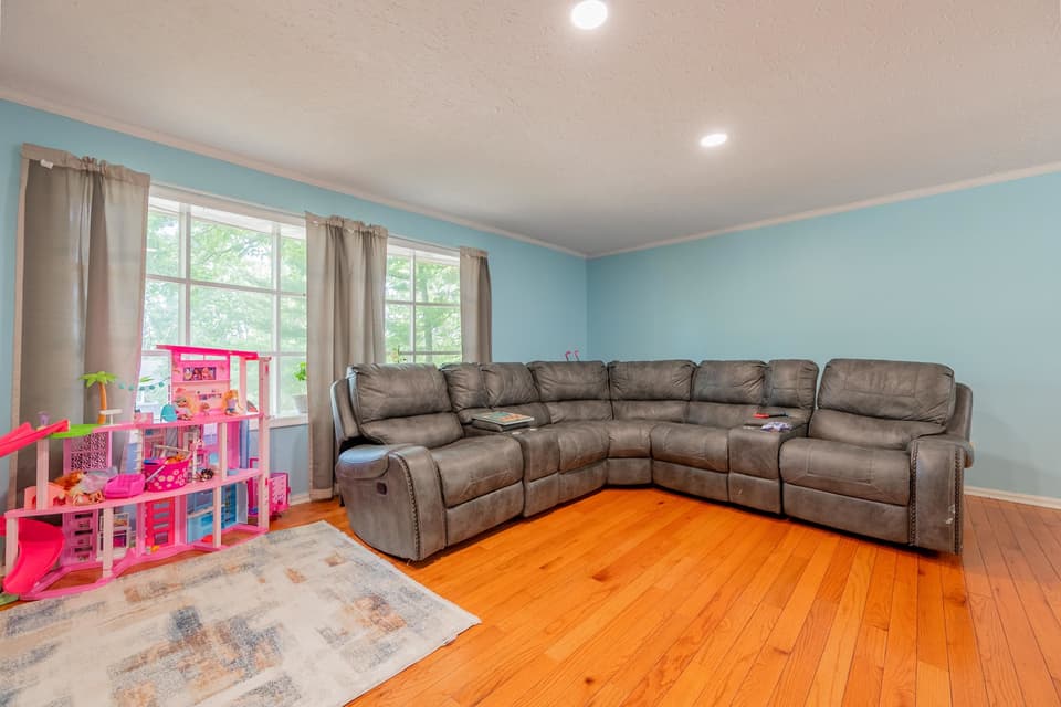 1265 Chestnut Drive, photo 33 of 40