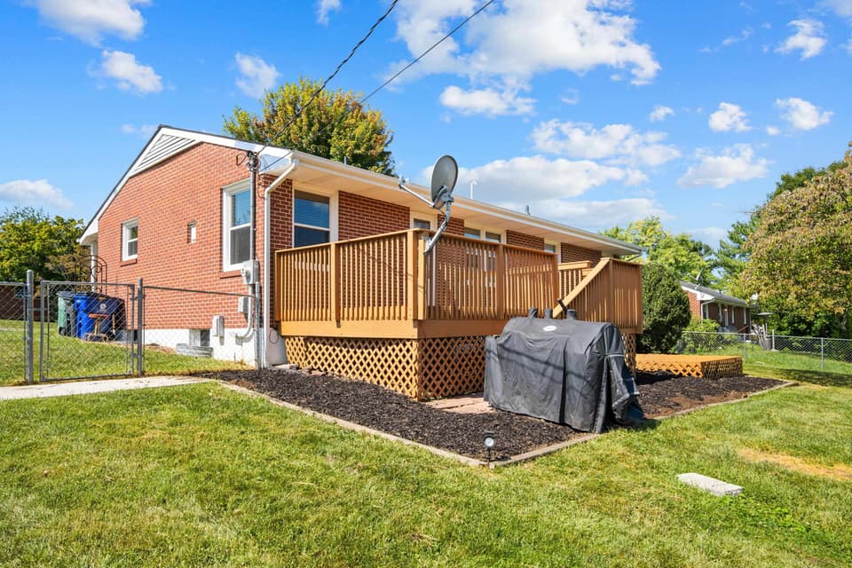 106 Roseland Drive, photo 31 of 39