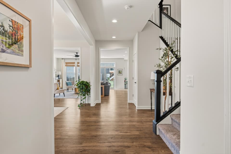 845 Jefferson Circle, photo 6 of 40