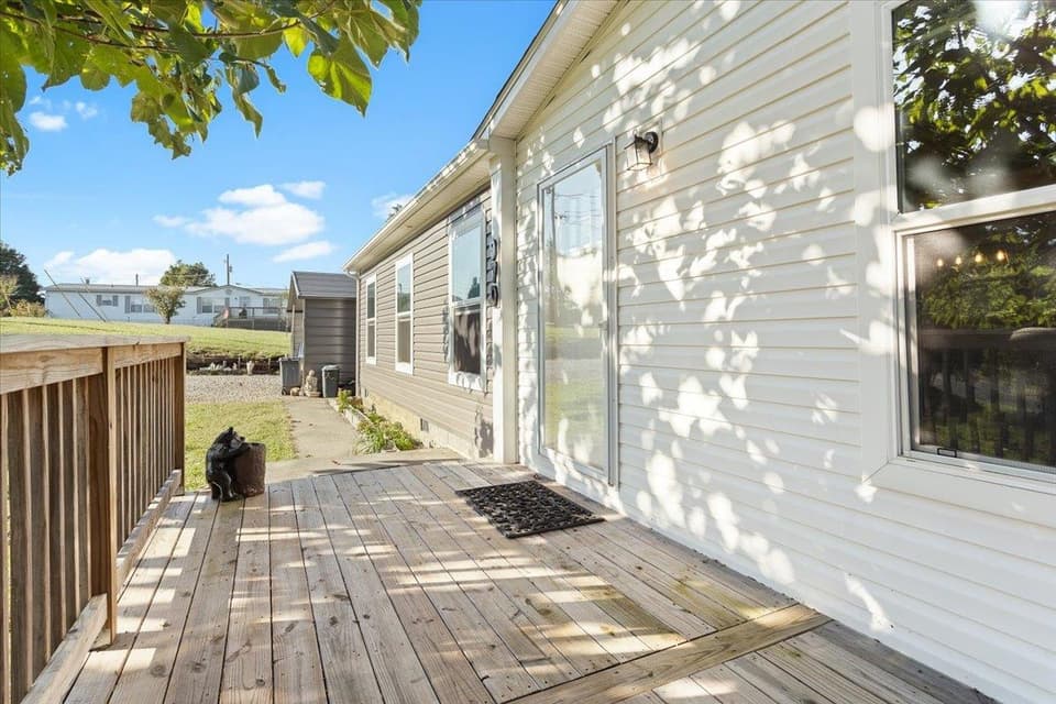 970 Ridgeway Drive, photo 5 of 34