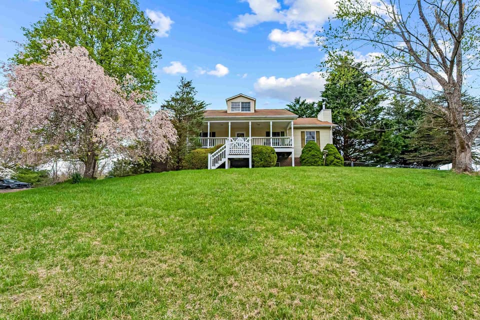 2240 Yellow Sulphur Road, photo 6 of 40