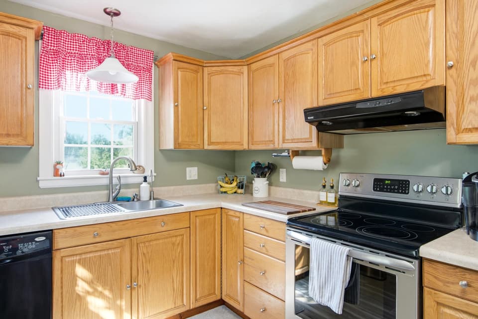 270 Haymaker Street, photo 11 of 35