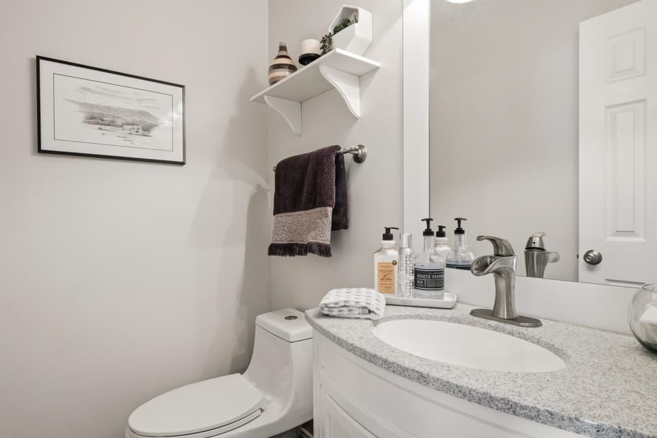 450 Tower Road, photo 23 of 40