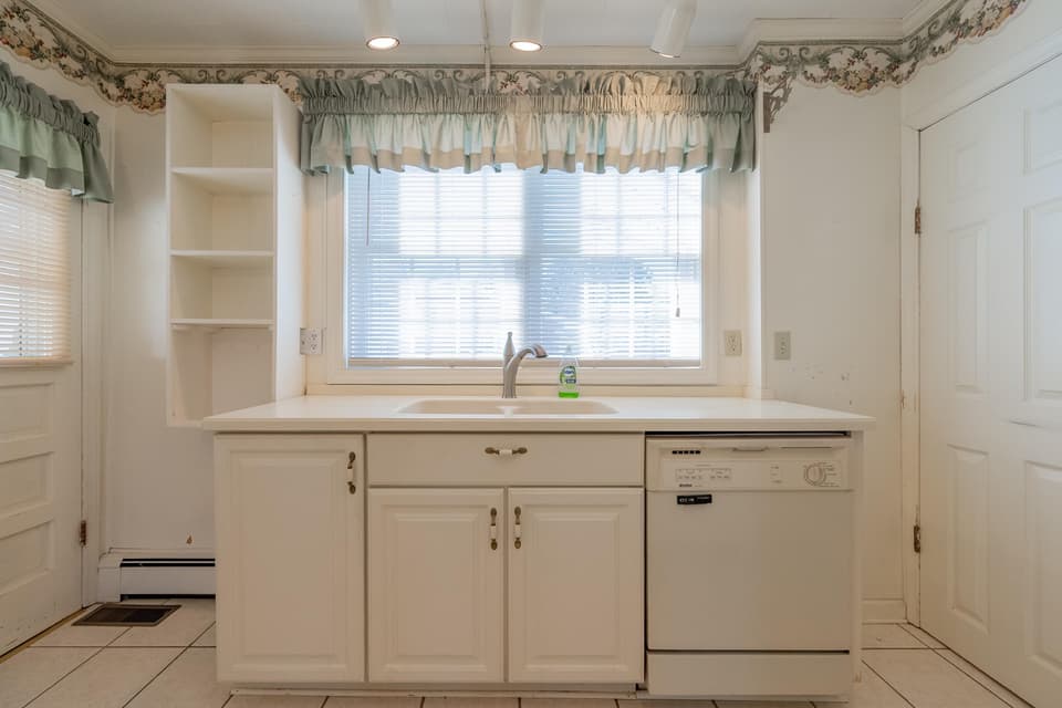 108 Miller Street SE, photo 30 of 40