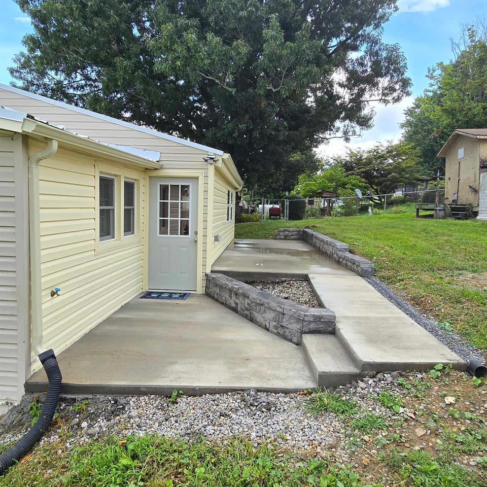 450 Wades Lane, photo 8 of 35