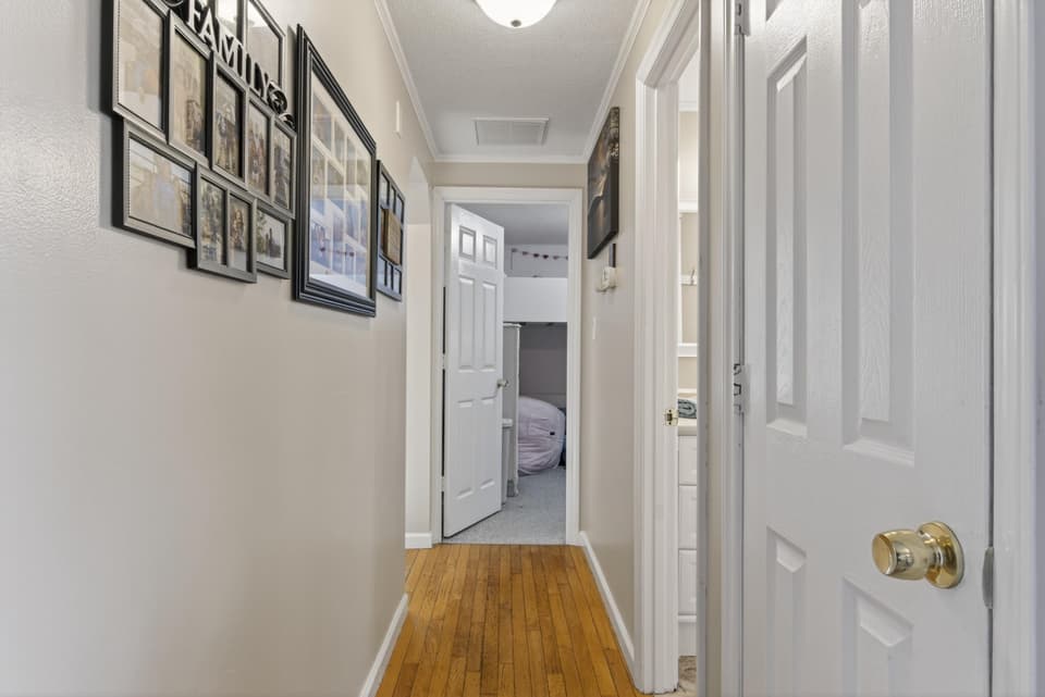 670 Lawn Drive, photo 16 of 40