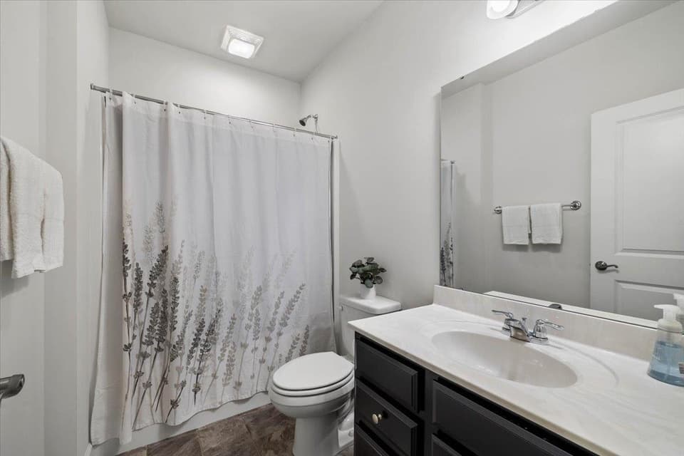 870 Jefferson Circle, photo 23 of 40
