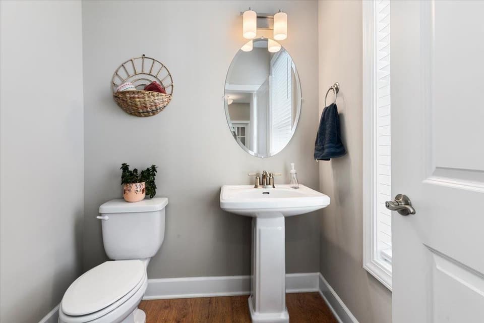 705 Jefferson Circle, photo 19 of 40