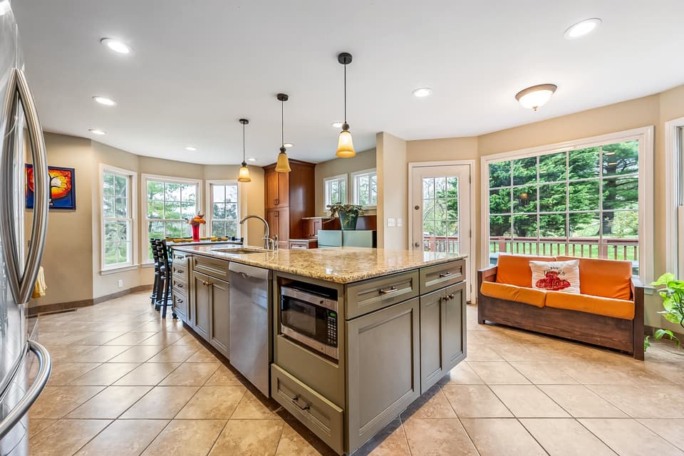 2240 Yellow Sulphur Road, photo 15 of 40