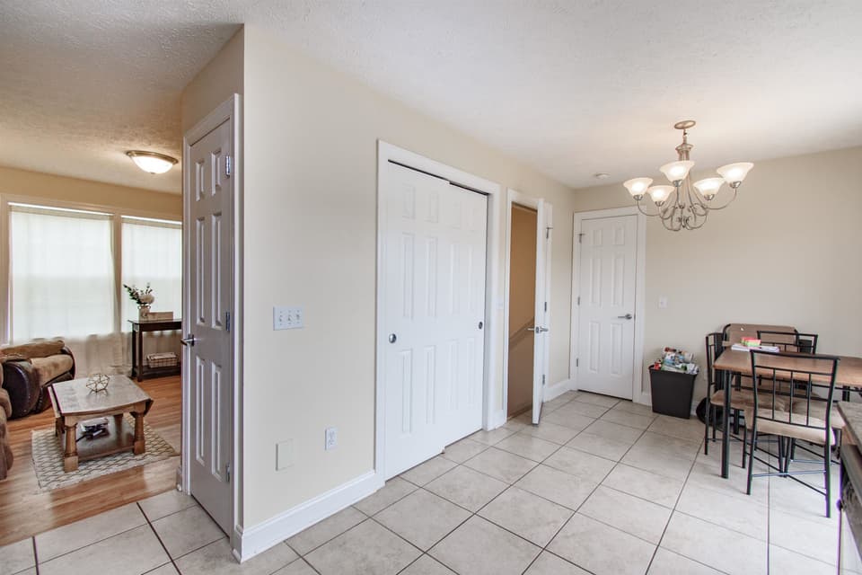 1015 Oak Tree Boulevard, photo 9 of 29