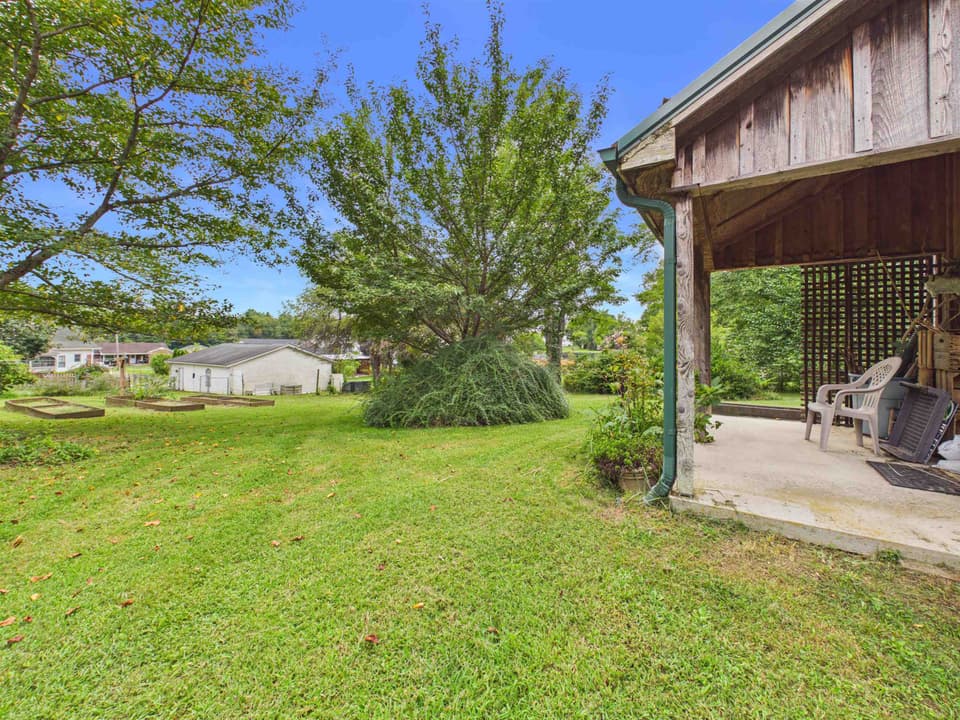100 Alleghany Street SE, photo 11 of 40