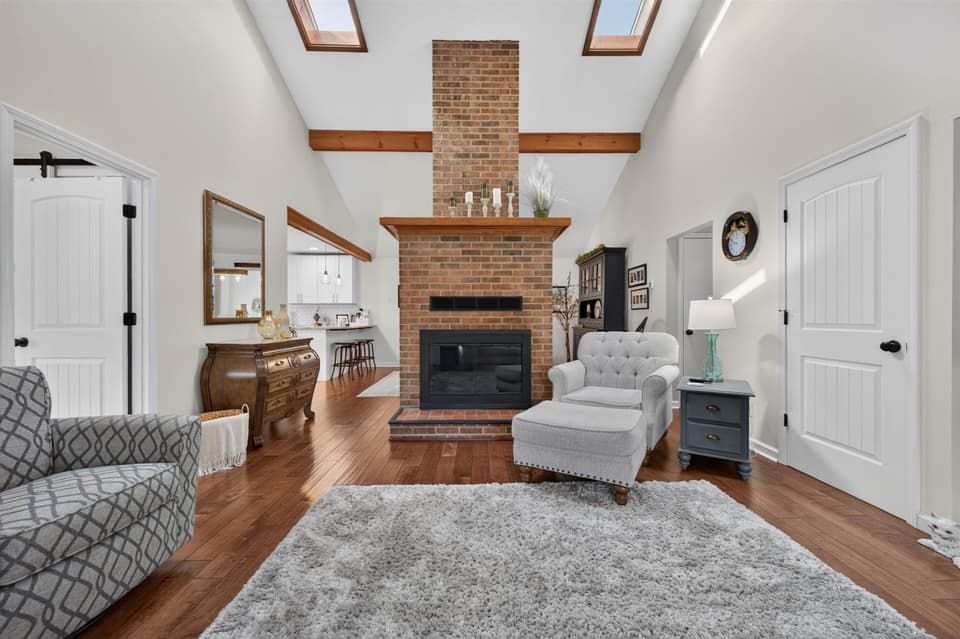 2405 Glade Drive SE, photo 11 of 40
