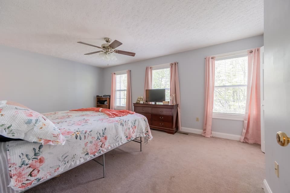 405 Silver Leaf Drive, photo 25 of 36