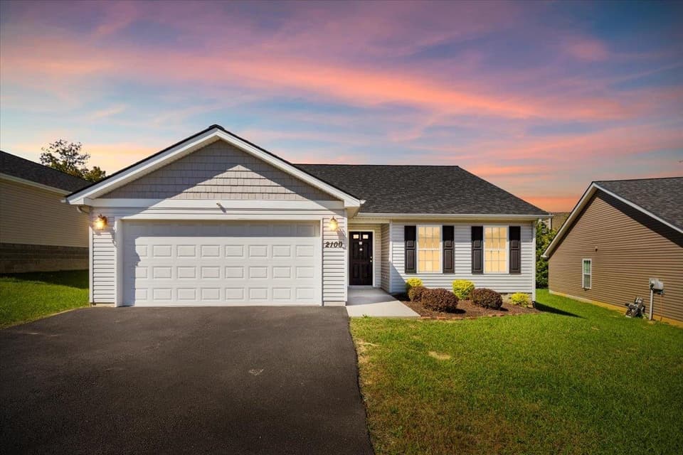 2100 Glade Drive SE, photo 2 of 40
