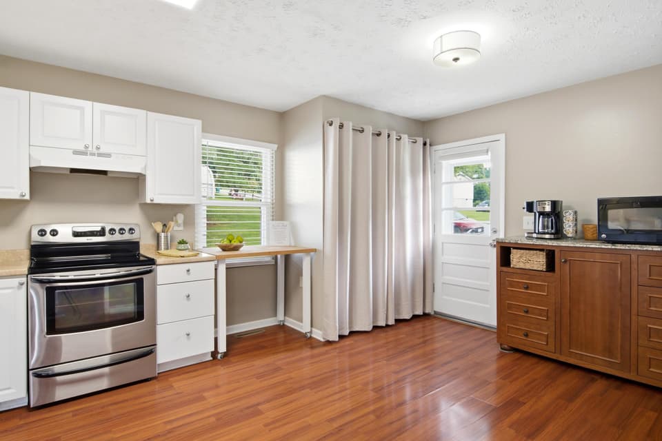 1790 Rainbow Street NE, photo 2 of 40