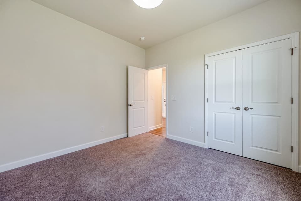 740 Jefferson Circle, photo 16 of 40