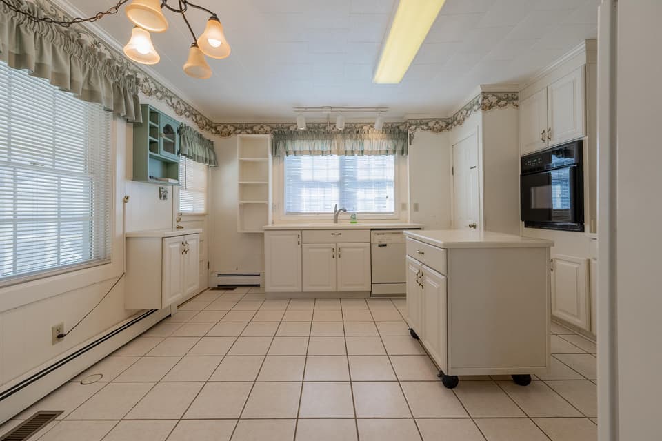 108 Miller Street SE, photo 28 of 40