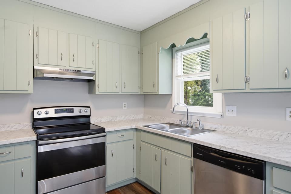 315 Cherokee Drive Unit B, photo 13 of 32