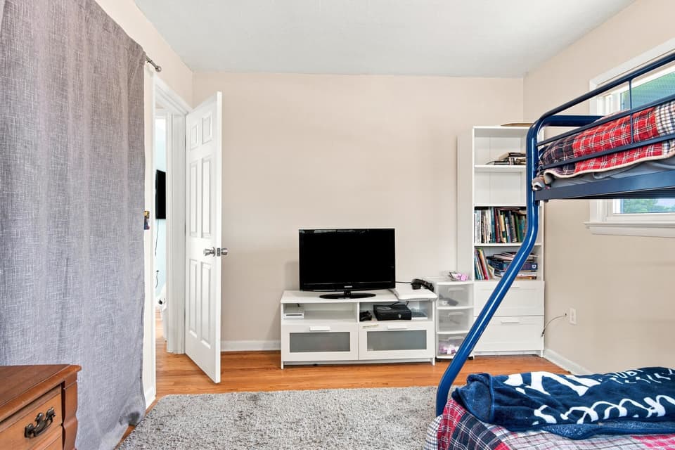 325 Cheverly Drive, photo 26 of 40