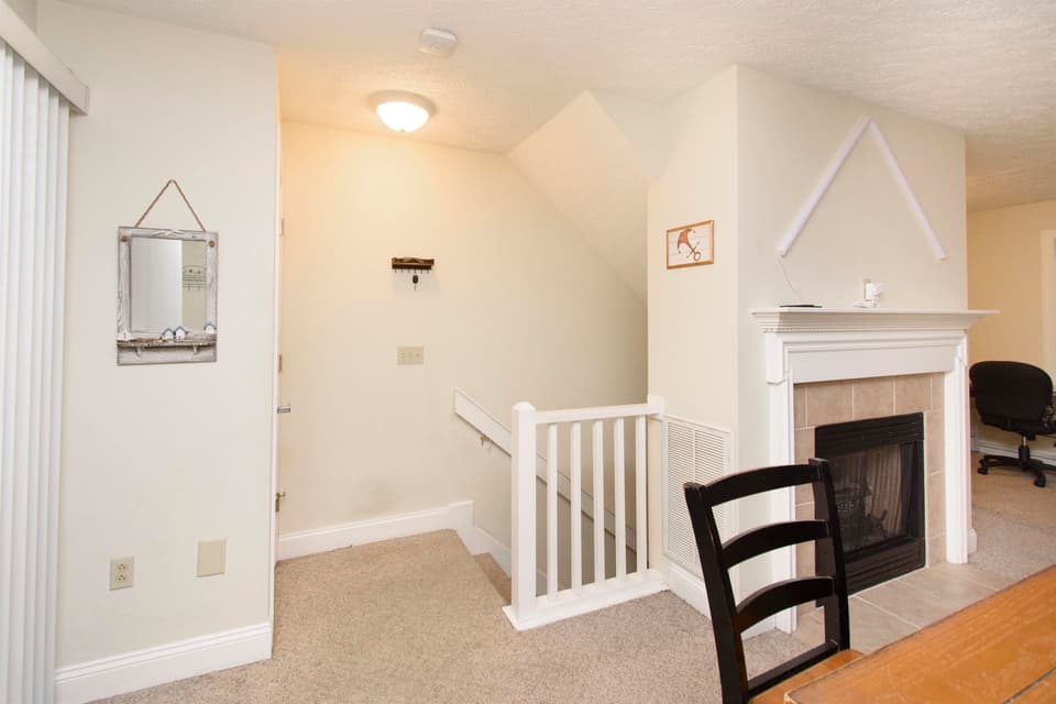 420 Silver Leaf Drive, photo 9 of 40
