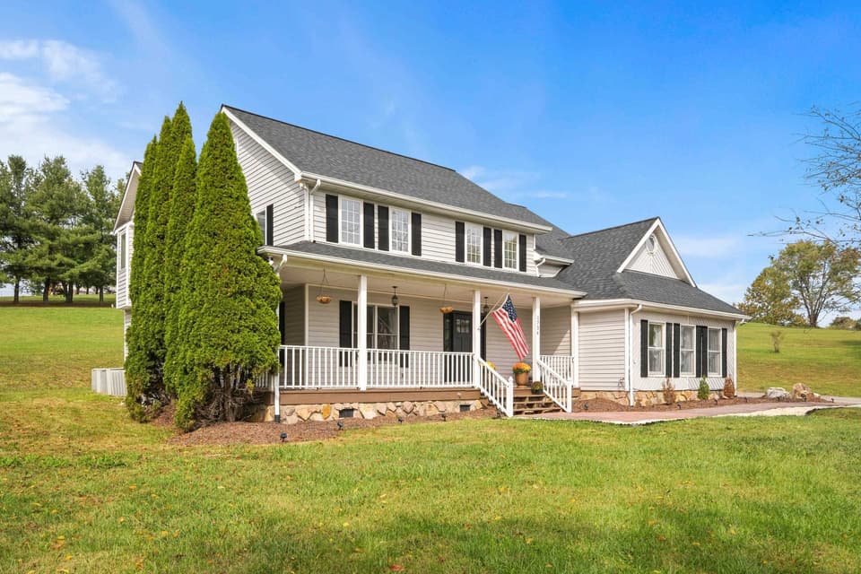 1754 Mud Pike Road, photo 3 of 40