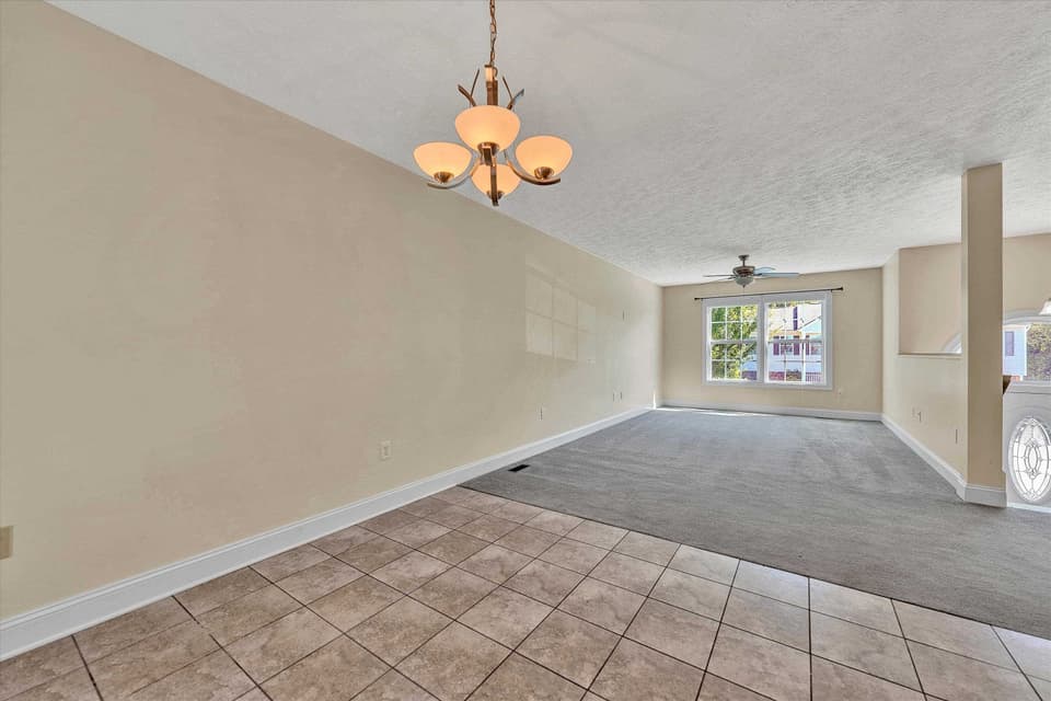 335 Robin Hood Drive, photo 10 of 40