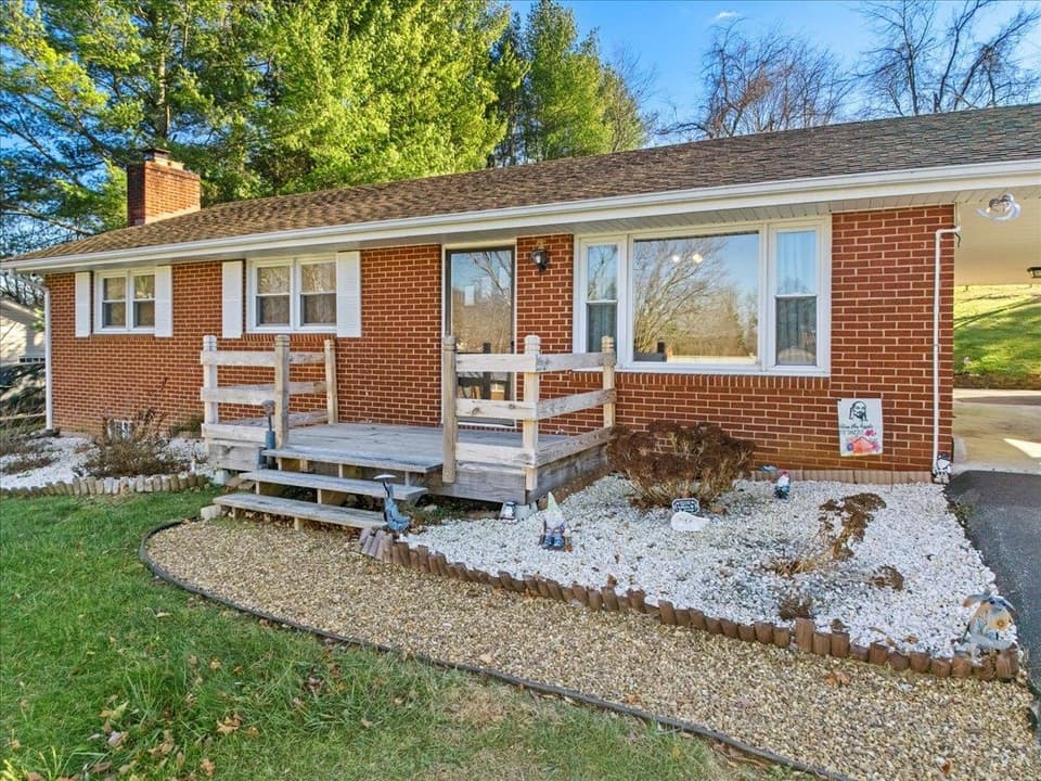 60 Overland Drive, photo 3 of 38