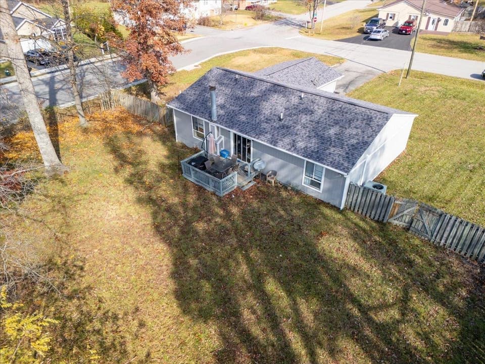 625 Curtis Drive, photo 22 of 32