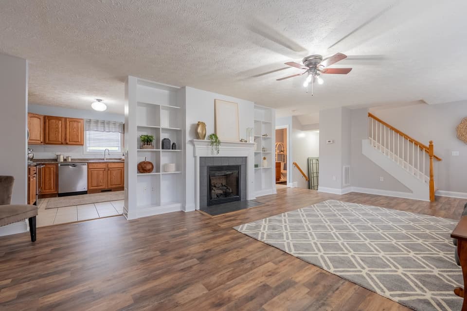 590 Tall Oak Boulevard, photo 14 of 40