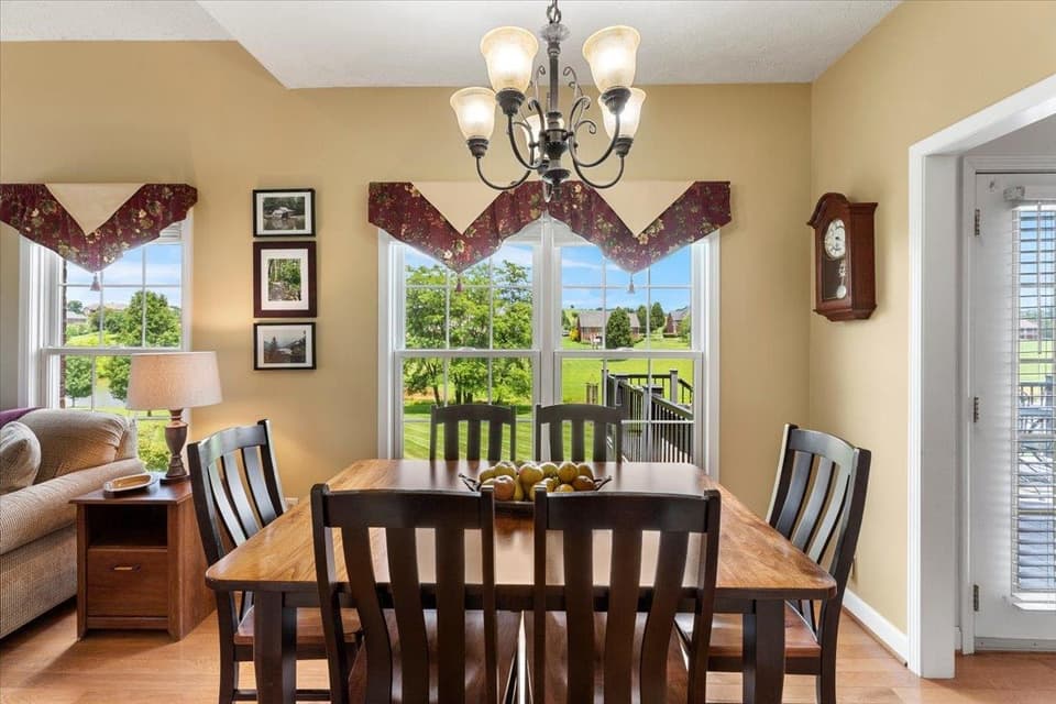 2280 Lake Vista Drive, photo 13 of 40