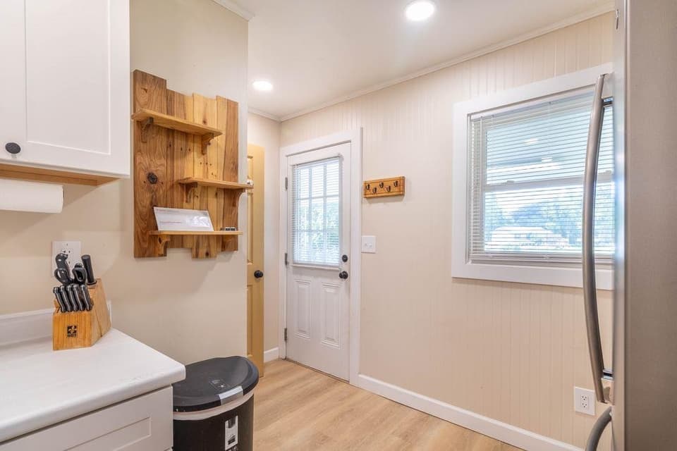 1380 Rigby Street, photo 24 of 32