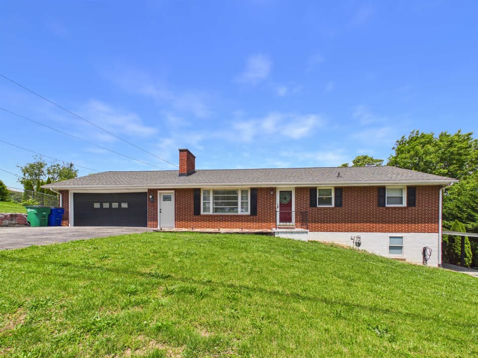 85 Wades Lane, Christiansburg, VA