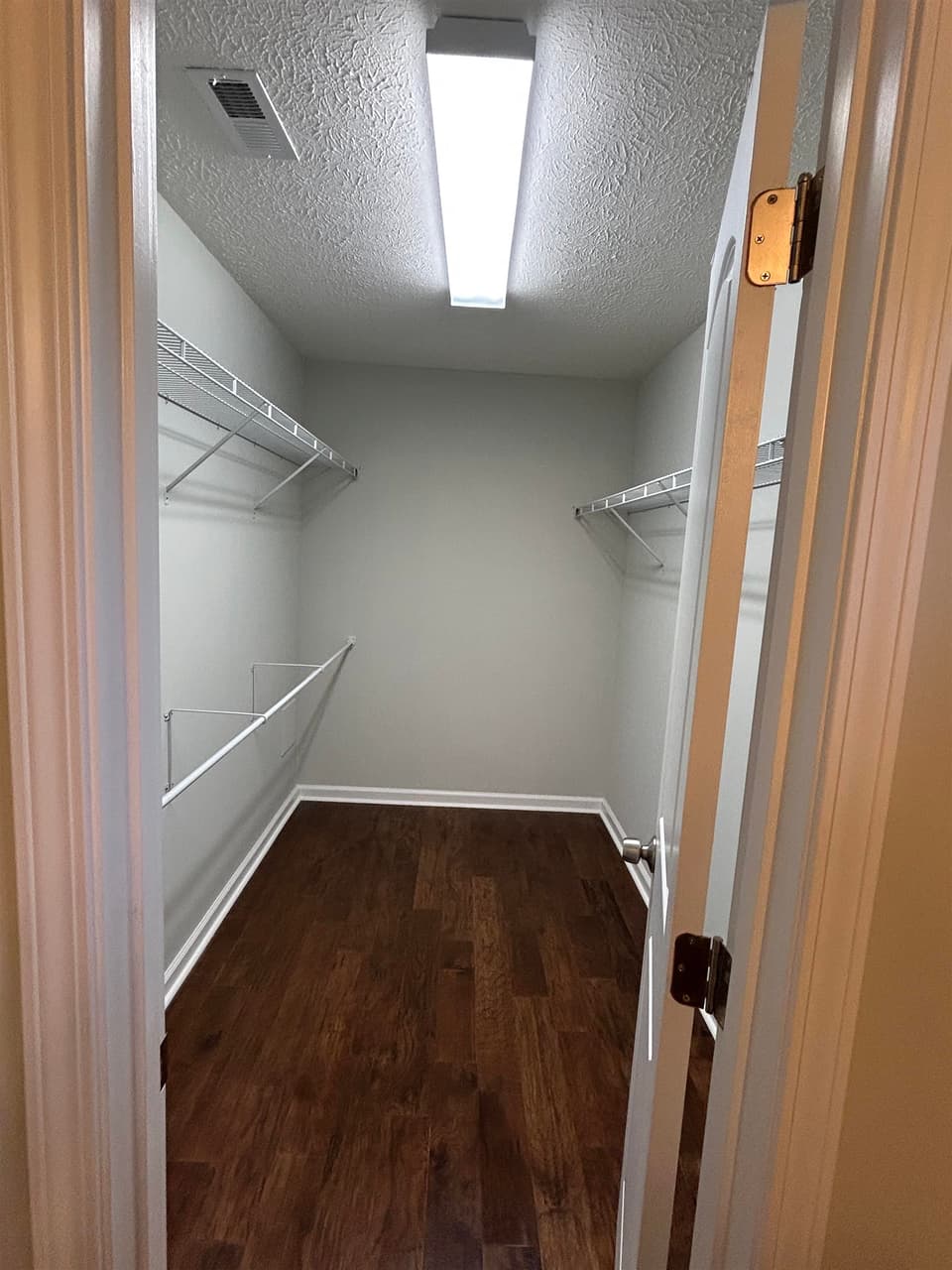 2225 Giles Drive, photo 11 of 23
