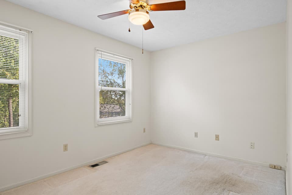 1305 Chestnut Drive, photo 18 of 40